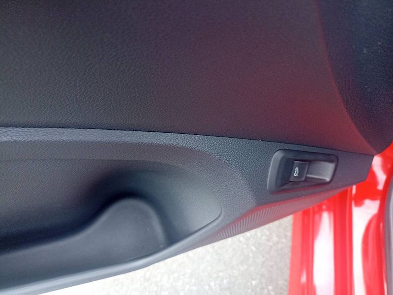 Škoda Kamiq (2021) 1.5 TSI 110kW tažné LED manuál - fotka 11 z 35