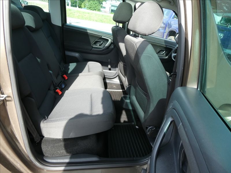 Škoda Roomster 1,2 TSI 77kW Elegance,2 x kola - fotka 27 z 48