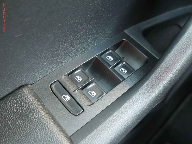 Škoda Octavia (2019) 1.6TDi, ČR, Navi, LED, AC - fotka 11 z 20