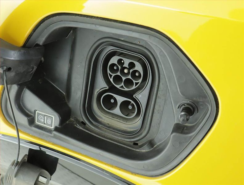 Peugeot 208 (2020) GT 50 kWh, SoH 95%, Automat - fotka 18 z 19