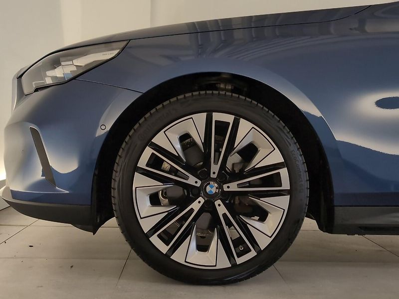 BMW Řada 5 520d xDrive 360 HuD ACC Venti - fotka 5 z 9
