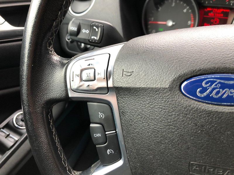 Ford Mondeo (2011) 1.6 TDCi - fotka 19 z 32