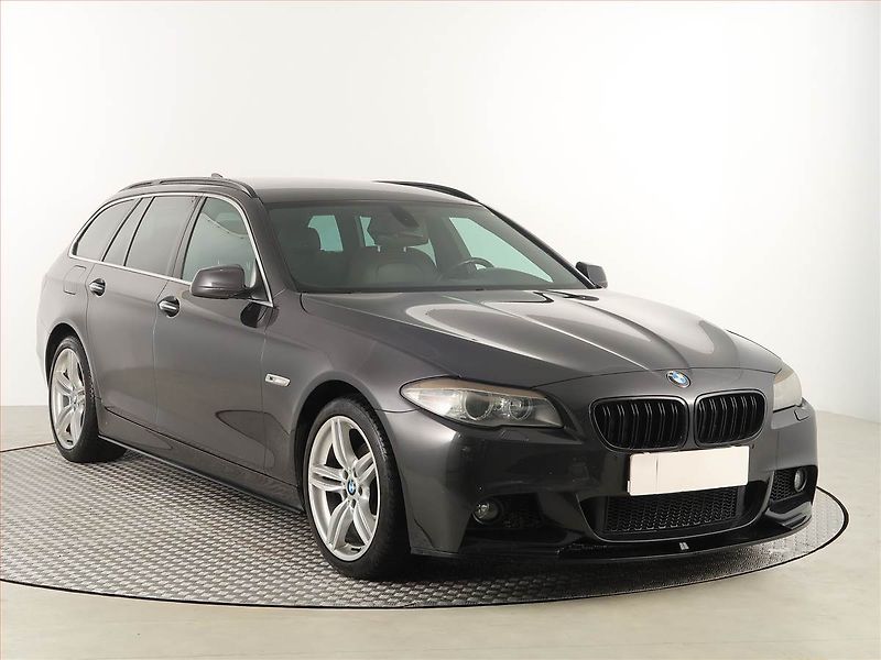 BMW Řada 5 (2011) M Paket 520d, Automat, Navi - fotografie inzerátu