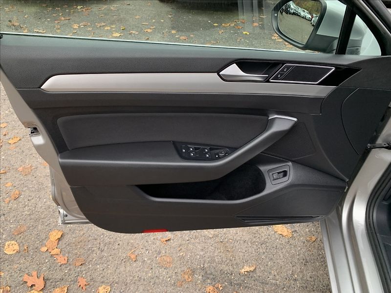 Volkswagen Passat 2,0 TDI,ČR - fotka 12 z 17