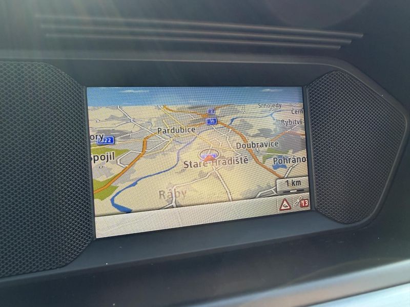 Mercedes-Benz Třídy C 180 CGI NAVIGACE SERVISKA - fotka 23 z 37