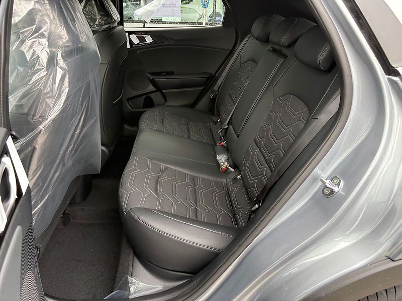 Kia Ceed (2025) 1,6 T-GDi GPF 7DCT STEEL EDITI - fotka 11 z 12