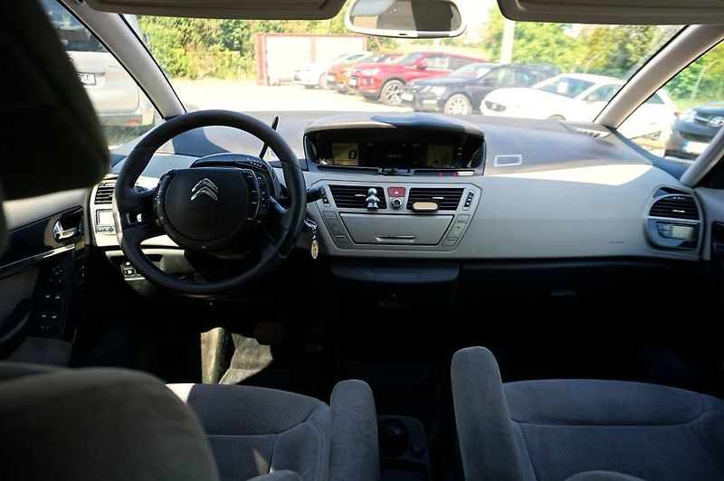 Citroën C4 Picasso (2012) EXCLUSIVE 2,0 HDI 120 kW - fotka 23 z 38