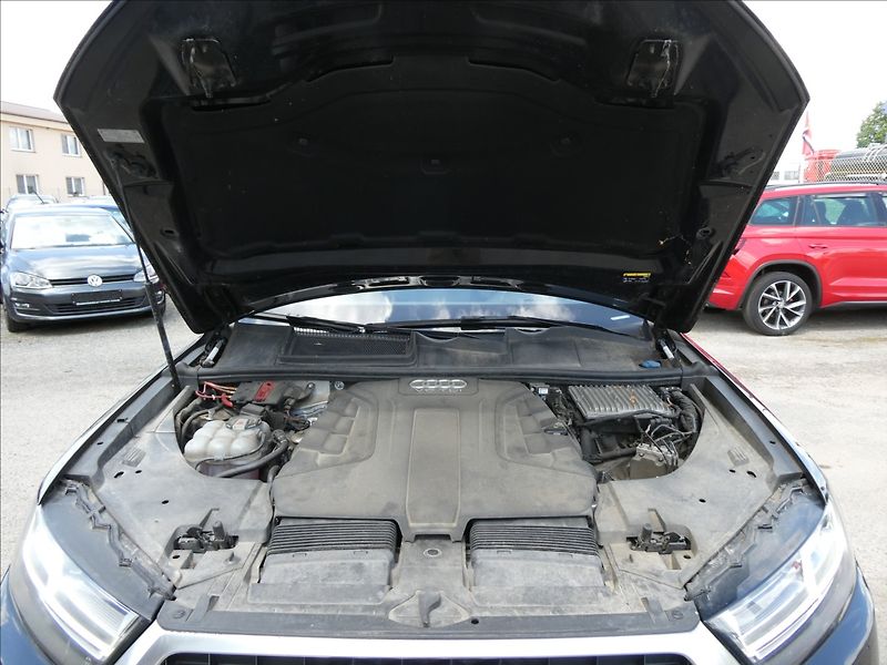 Audi Q7 3,0 TDiV6 200kW S-LINE,QUATTRO - fotka 45 z 48