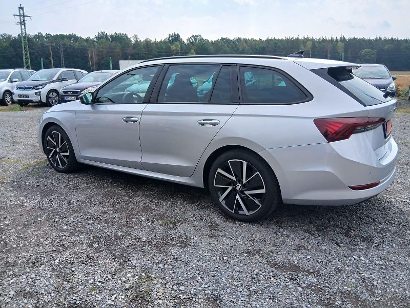 Škoda Octavia 2.0 TDI,STYLE INDIVIDUAL - fotka 22 z 58