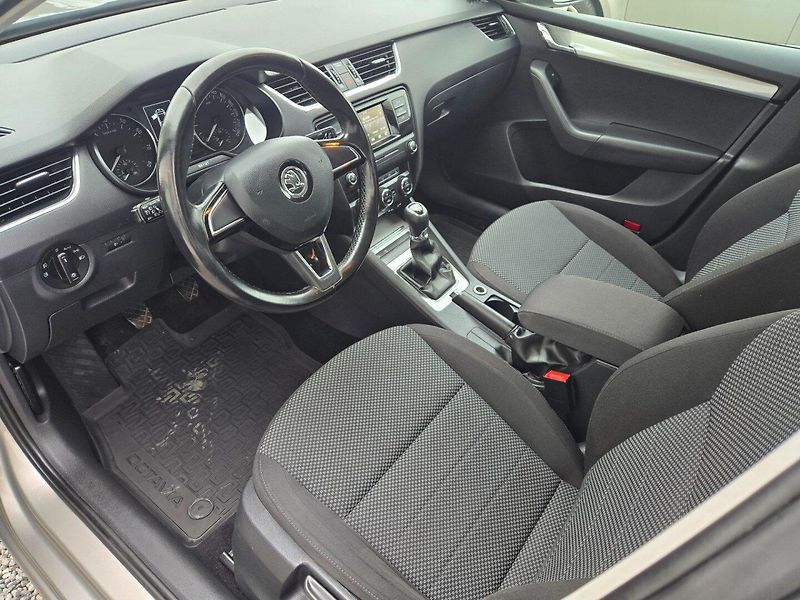 Škoda Octavia (2016) 1.2 TSI Serviska,TOP - fotka 8 z 27