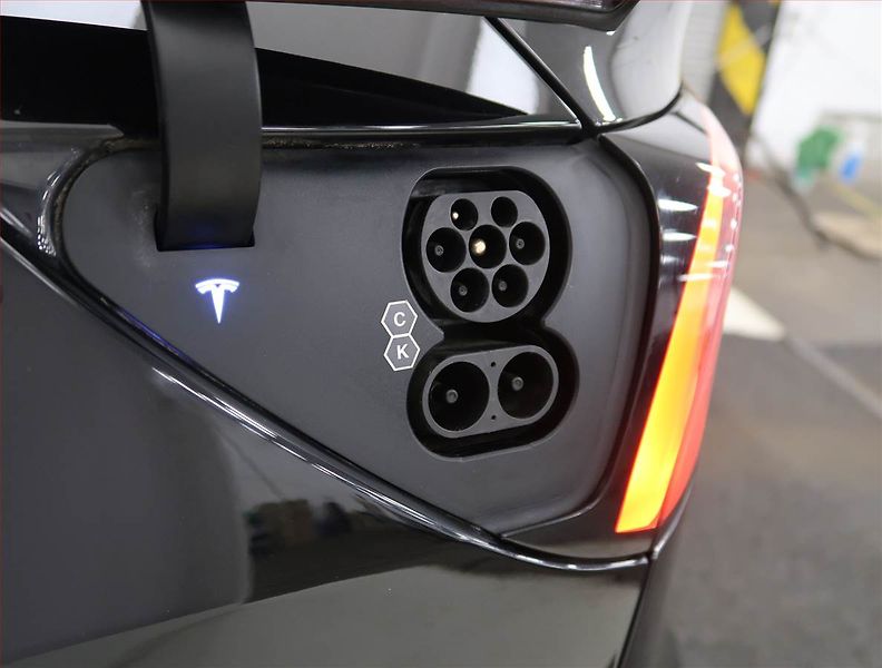 Tesla Model Y (2022) Long Range AWD 79kWh, SoH 92% - fotka 32 z 33
