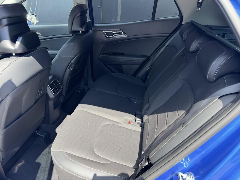 Kia Sportage 1,6 T-GDi 4x4 HEV 6AT TOP - fotka 10 z 11