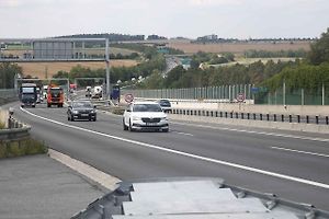 Opravený úsek dálnice D5 u tunelu Valík.