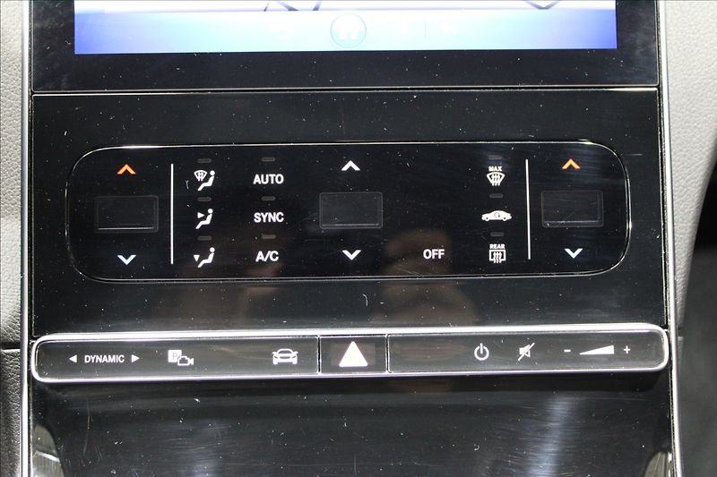Mercedes-Benz Třídy C 2,0 200d 9G Avantgarde - fotka 27 z 34