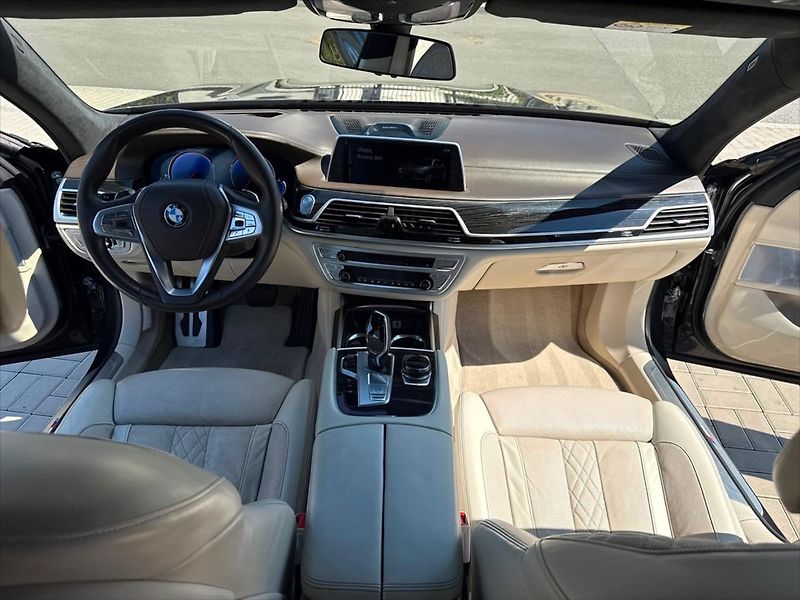 BMW Řada 7 740Ld M-Paket xDrive Panorama - fotka 11 z 20