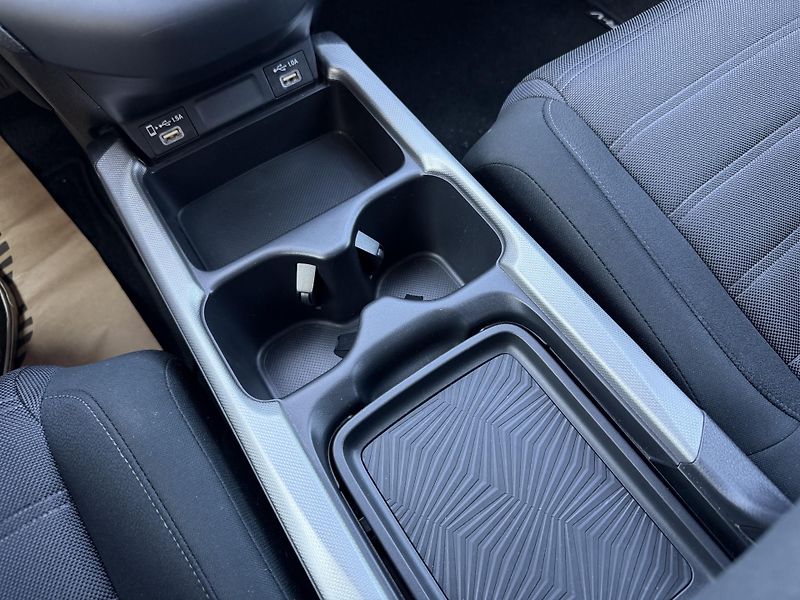 Honda CR-V VTEC Hybrid Elegance CVT 4WD - fotka 17 z 28