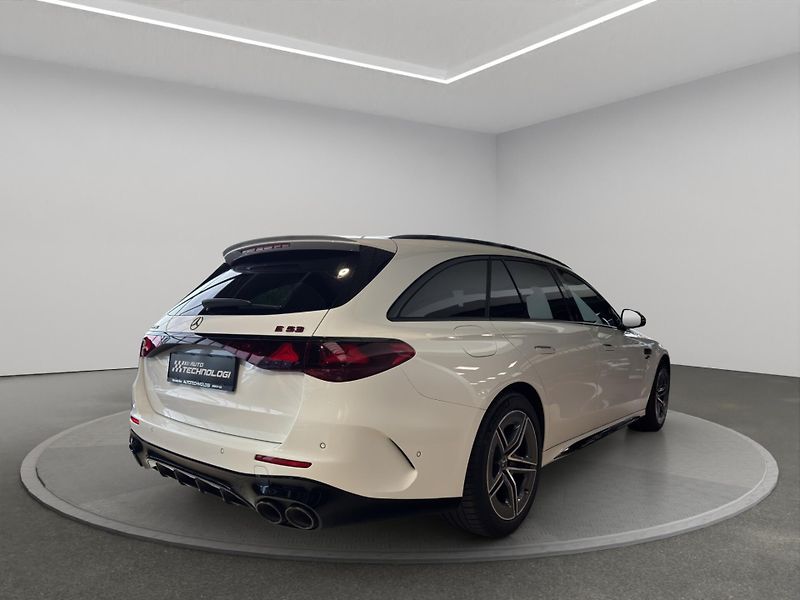 Mercedes-Benz Třídy E (2025) Mercedes-AMG E 53 HYBRID 4MATI - fotka 7 z 25