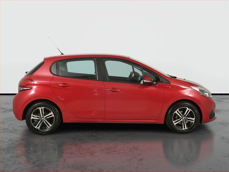 Peugeot 208 (2018) 1.2 PureTech, ČR,1.maj - fotka 6 z 16