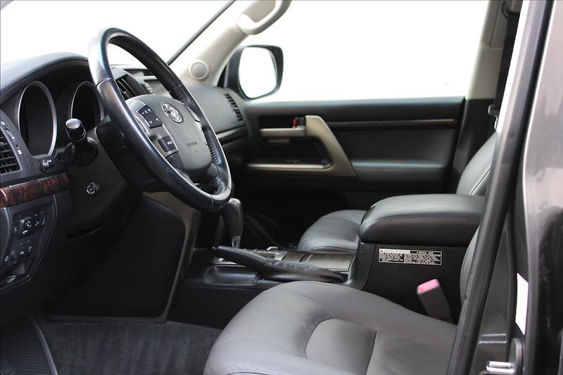 Toyota Land Cruiser 200 4.5 D-4D V8 / CZ - fotka 10 z 38
