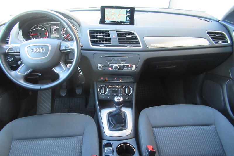 Audi Q3 2.0 TDI QUATTRO NAVI TAŽNÉ - fotka 9 z 33