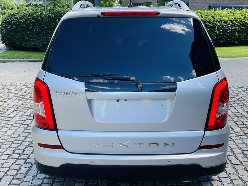 SsangYong Rexton 2.0TD 4x4 AUT KAM 7MÍST TAŽNÉ - fotka 12 z 48