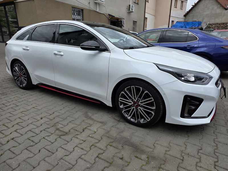 Kia Pro_Ceed 1.6-PANORAMA-GT-150kw - fotka 5 z 13