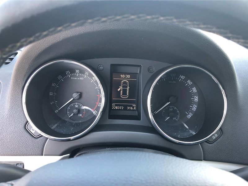 Škoda Yeti 2,0 TDI 4X4 Ambition - fotka 18 z 27