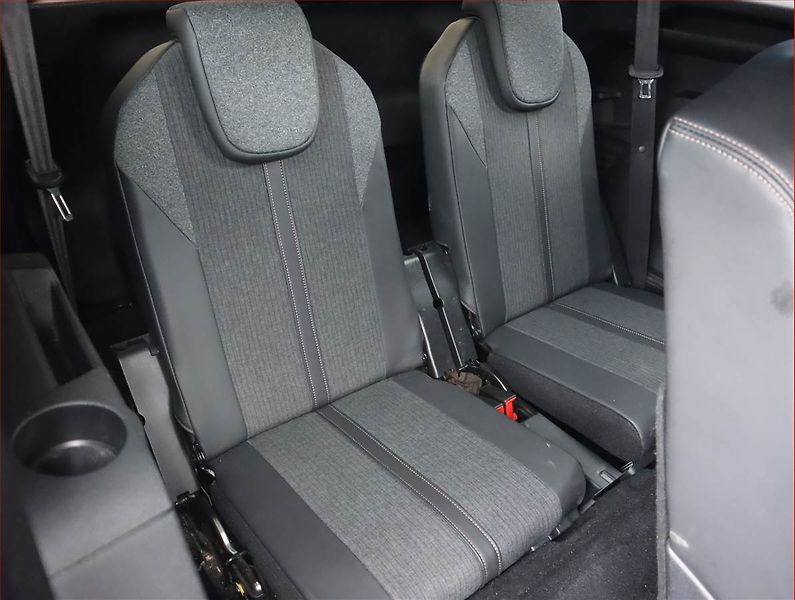 Peugeot 5008 (2018) GT Line 2.0 BlueHDi, Automat - fotka 20 z 23