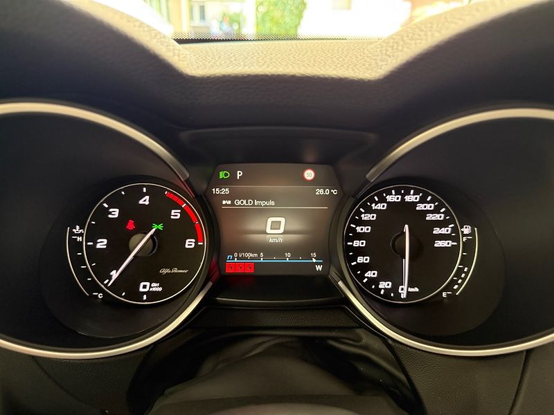 Alfa Romeo Stelvio (2021) 2.2 210 HP Veloce 8AT Q4 - fotka 15 z 30