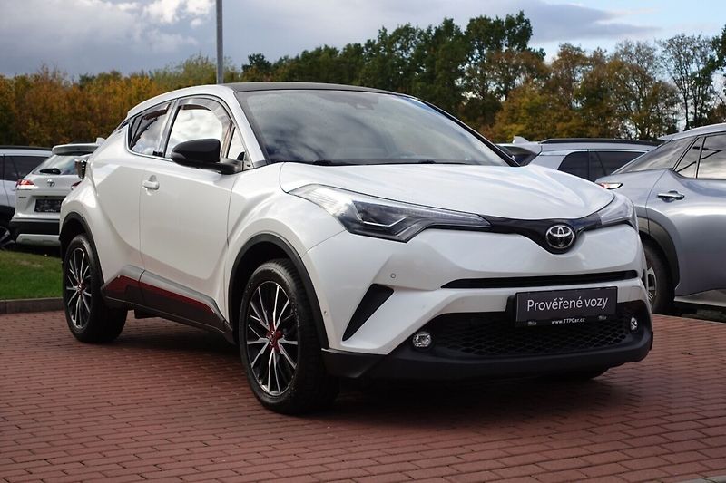 Toyota C-HR 1.2 Turbo 6M/T Executive Comfo - fotka 3 z 33
