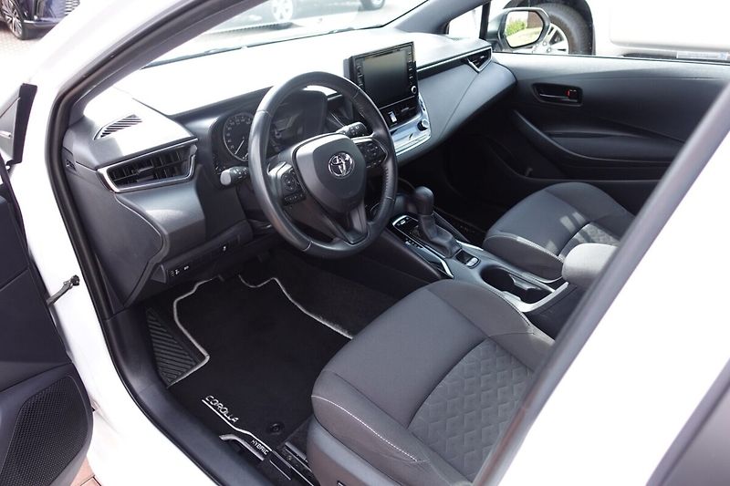 Toyota Corolla 1,8 HEV Active Business TS - fotka 10 z 28