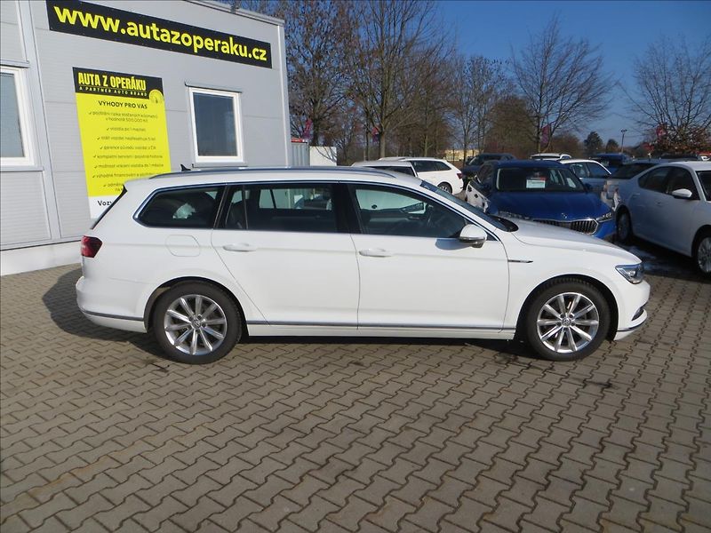 Volkswagen Passat 2,0 TDI 140kW 4MOT DSG H-Line - fotka 10 z 23