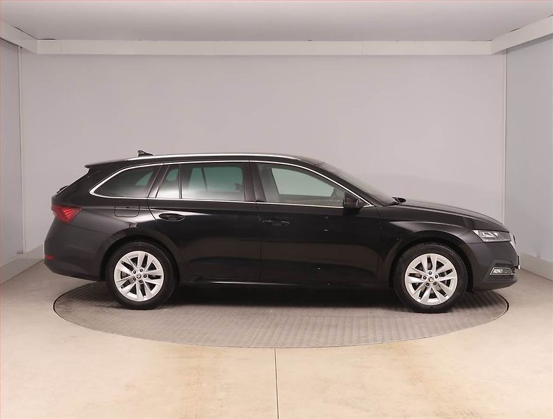 Škoda Octavia (2024) 2.0 TDI - fotka 6 z 21