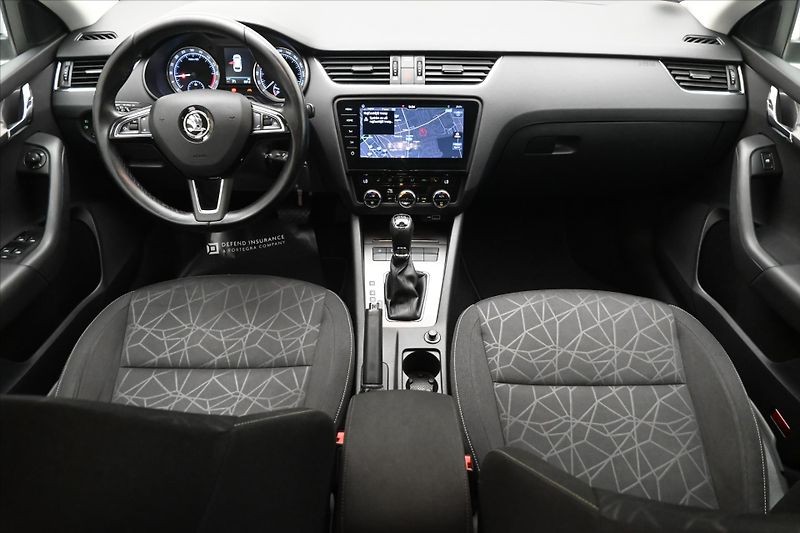 Škoda Octavia 2,0 TDI 110 kW DSG Clever Záru - fotka 15 z 30