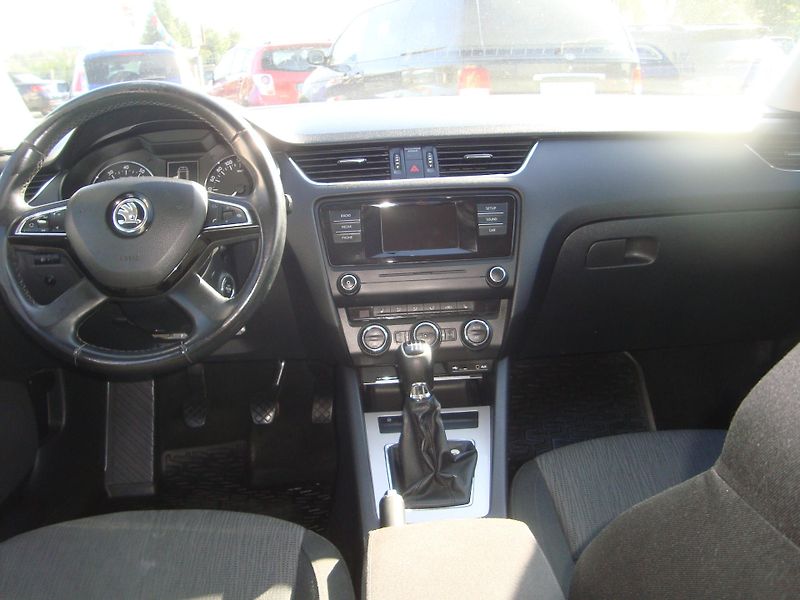 Škoda Octavia (2015) 1,4 CNG  kombi - fotka 8 z 19