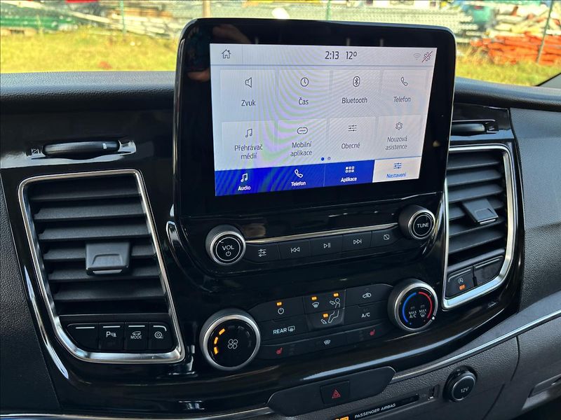 Ford Tourneo Custom 2,0 EcoBlue 136kW Titanium - fotka 28 z 36