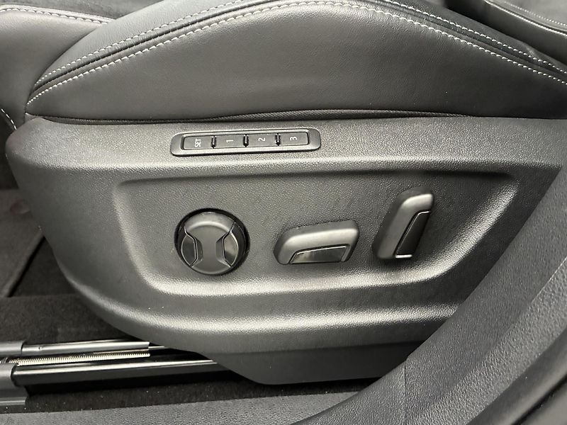 Škoda Kodiaq 2,0 TDI DSG 4x4 Sportline DPH - fotka 16 z 35