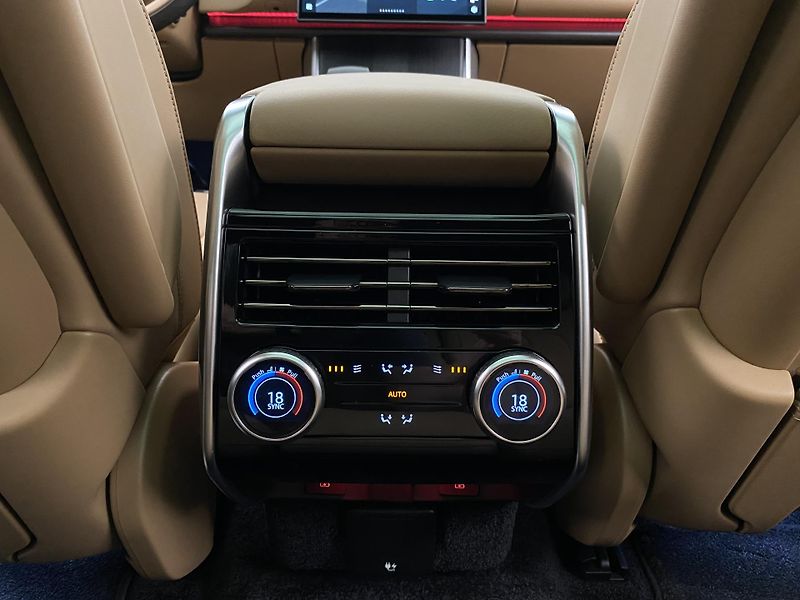 Land Rover Range Rover (2026) D350 AUTOBIOGRAPHY SWB  - fotka 83 z 102