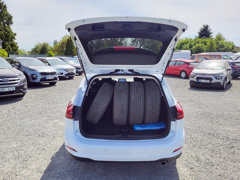Ford Focus 1.0 EcoBoost mHEV 114kW TITAN. - fotka 42 z 50