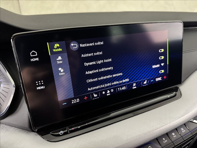 Škoda Octavia 2,0 TDi  DSG Tour Virtual LED - fotka 28 z 45