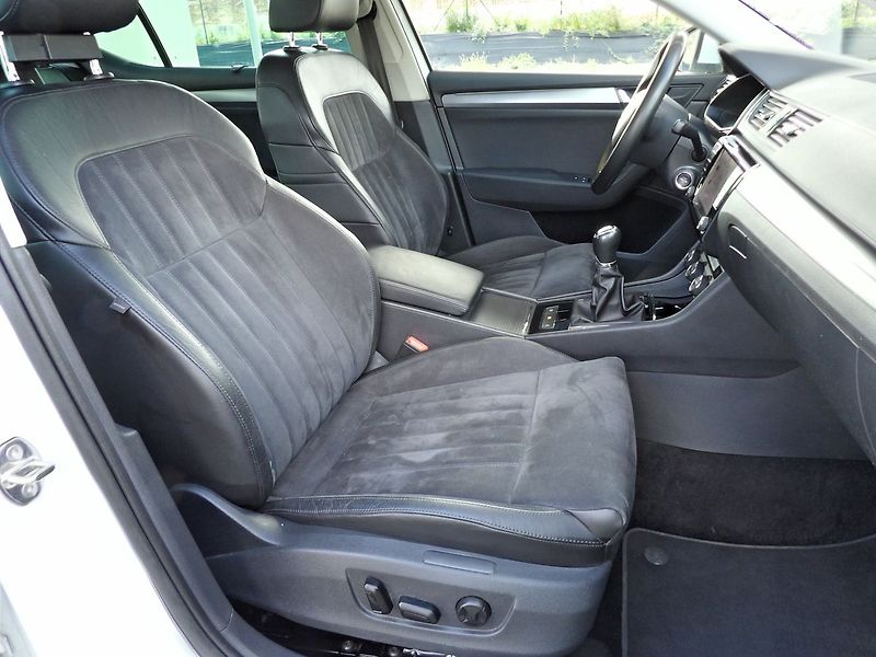 Škoda Superb 2.0TDI Style ČR Canton ACC Kam - fotka 16 z 36