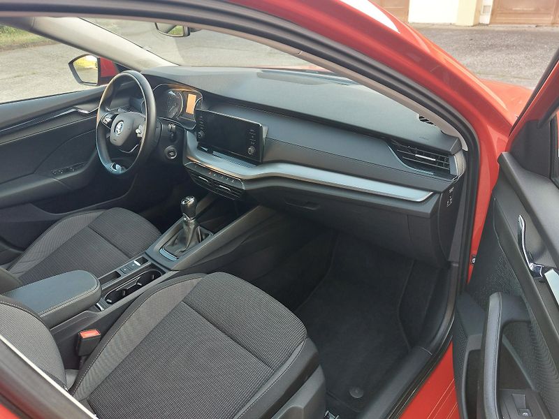 Škoda Octavia 2,0 TDi 85kw Ambition Plus - fotka 13 z 16