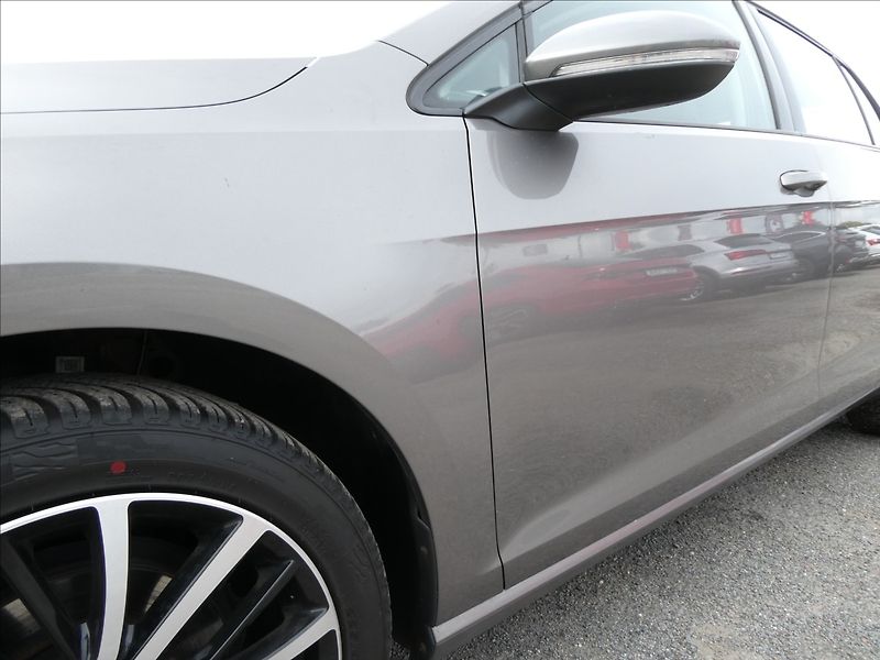 Volkswagen Golf 1,4 TSi 103kW DSG, webasto - fotka 15 z 42