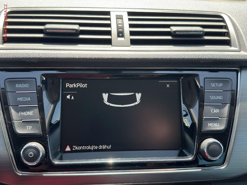 Škoda Fabia (2015) 1.4TDi, ČR, Style, xenon - fotka 14 z 18