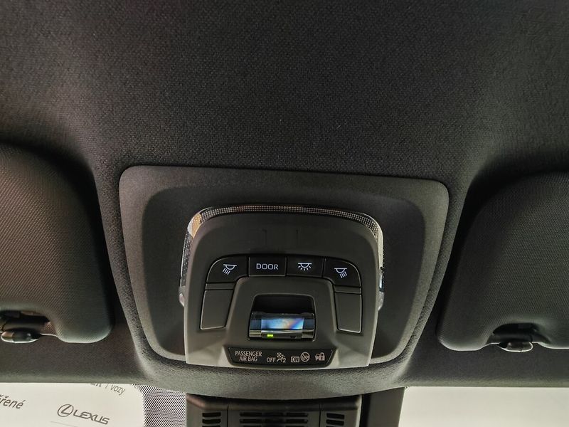 Toyota C-HR 2.0 Hybrid 4x2 Executive - fotka 45 z 48