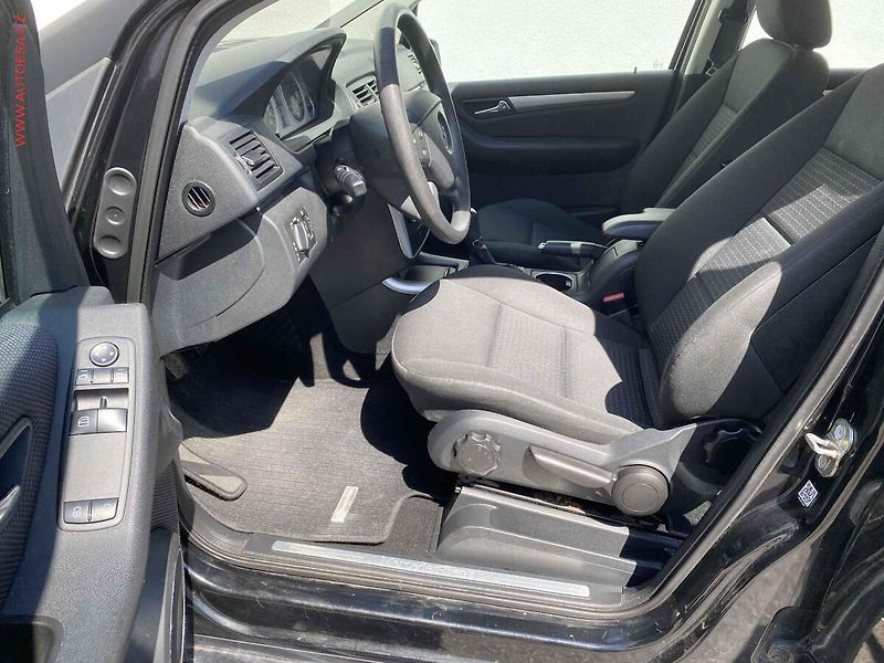 Mercedes-Benz Třídy B (2011) 1.5i B160, Výhřev sed, +kola - fotka 9 z 16