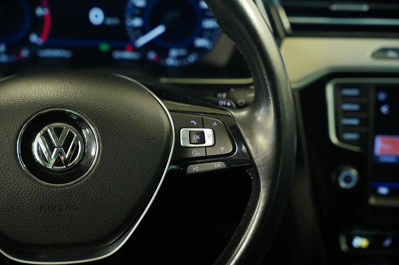 Volkswagen Passat - fotka 17 z 28