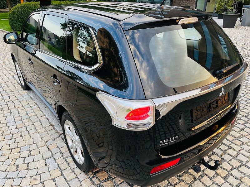Mitsubishi Outlander 2.0i 1.MAJITEL KAMERA TAŽNÉ - fotka 16 z 43