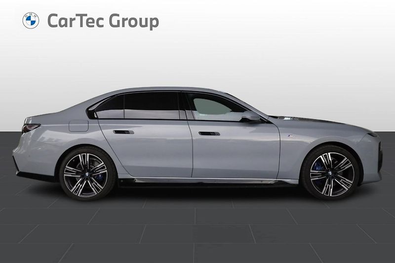 BMW i7 xDrive60 - fotka 4 z 28