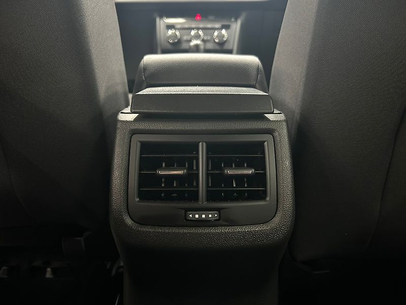 Seat Leon (2020) 1.5 TGI AUT 2020 | Záruka - fotka 31 z 47